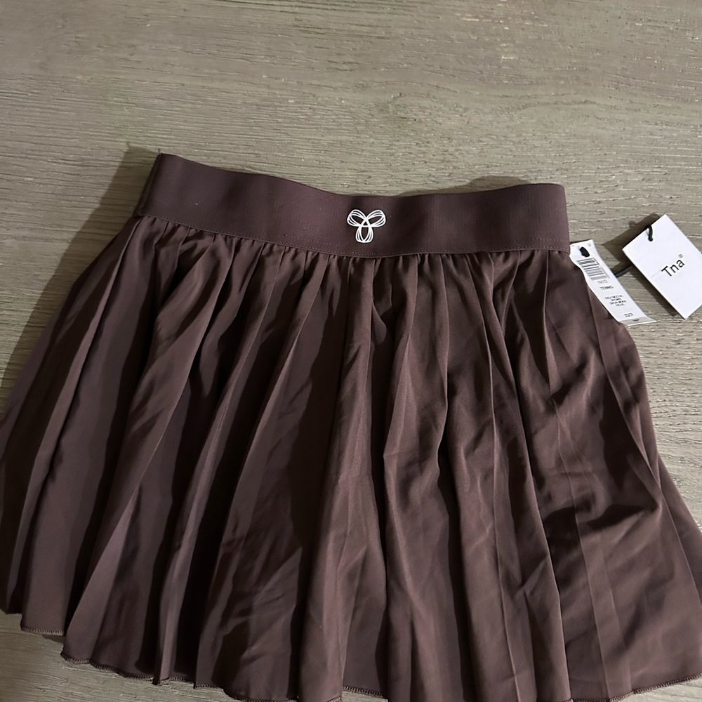 Aritzia TNA Rich Mocha Brown  Pleated Tennis Skort - Picture 2 of 4
